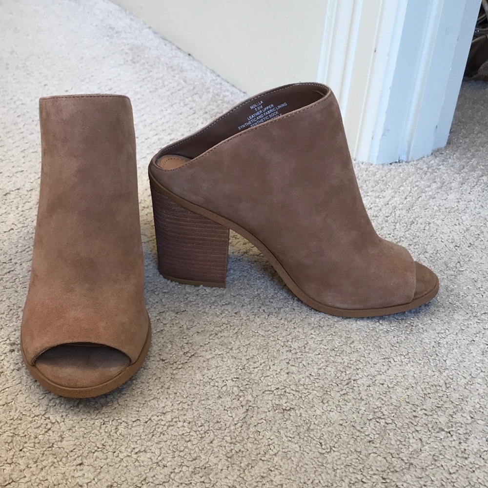Steve Madden NEVER WORN mules!!